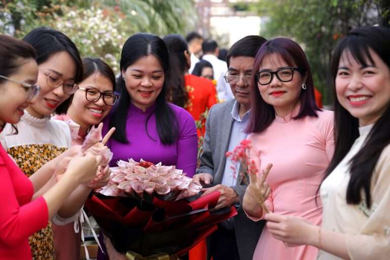 HỘI THI CẮM HOA CHÀO MỪNG NGÀY QUỐC TẾ 8/3