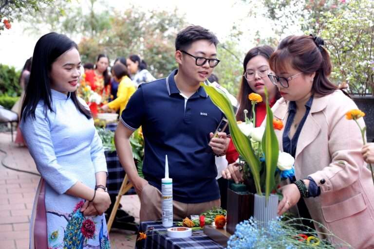 HỘI THI CẮM HOA CHÀO MỪNG NGÀY QUỐC TẾ 8/3