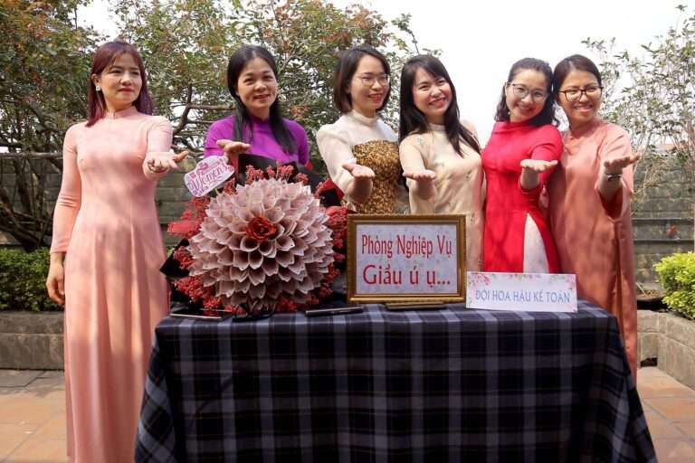 HỘI THI CẮM HOA CHÀO MỪNG NGÀY QUỐC TẾ 8/3