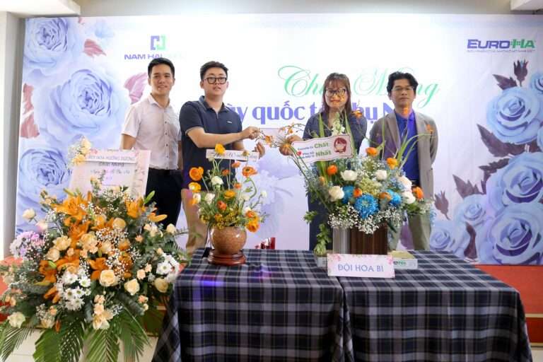 HỘI THI CẮM HOA CHÀO MỪNG NGÀY QUỐC TẾ 8/3