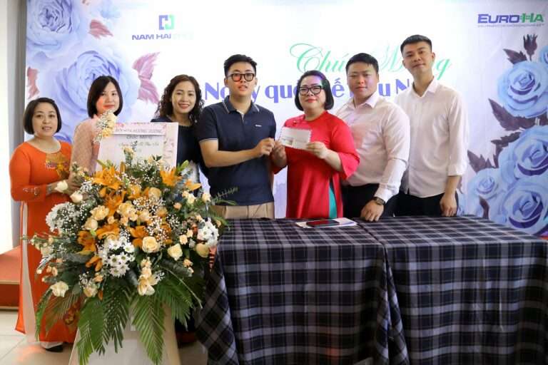 HỘI THI CẮM HOA CHÀO MỪNG NGÀY QUỐC TẾ 8/3
