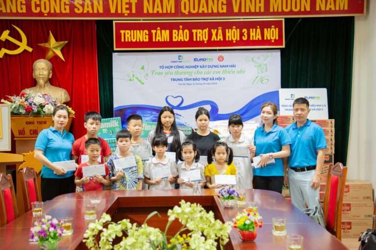 Trao yêu thương cho các em thiếu nhi tại Trung tâm bảo trợ xã hội 3