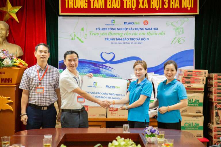 Trao yêu thương cho các em thiếu nhi tại Trung tâm bảo trợ xã hội 3