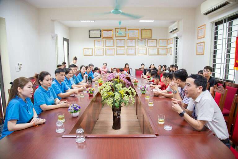 Trao yêu thương cho các em thiếu nhi tại Trung tâm bảo trợ xã hội 3