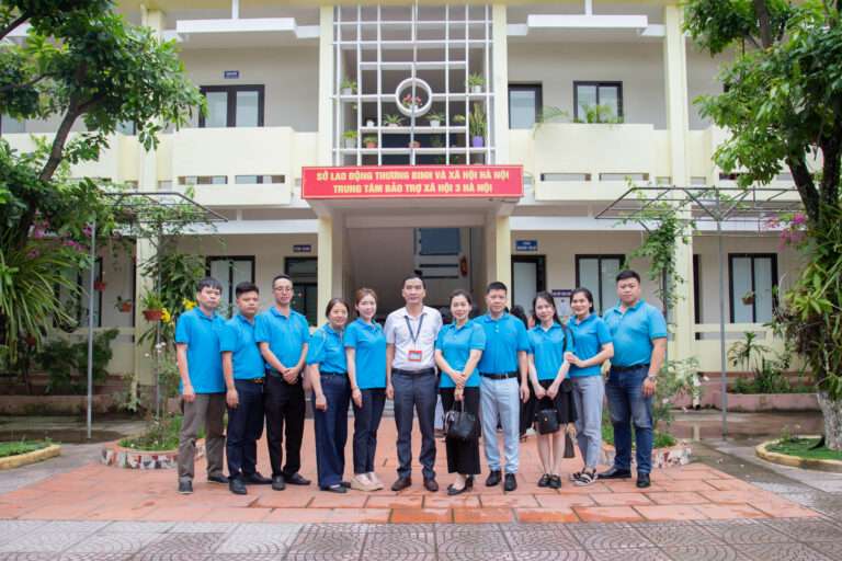 Trao yêu thương cho các em thiếu nhi tại Trung tâm bảo trợ xã hội 3