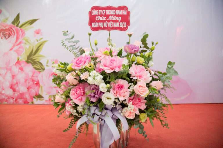Nam Hải chào mừng ngày phụ nữ Việt Nam: “Tôn vinh một nửa của thế giới”