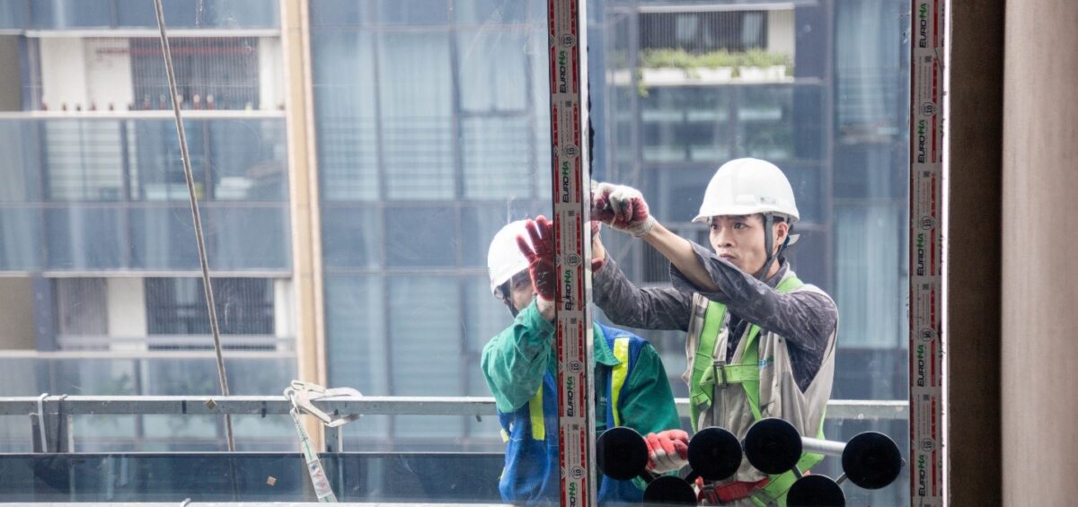 VƯỢT KHÓ THỜI TIẾT, ĐỘI NGŨ EUROHA BỀN BỈ GIỮ VỮNG TIẾN ĐỘ CÔNG TRÌNH