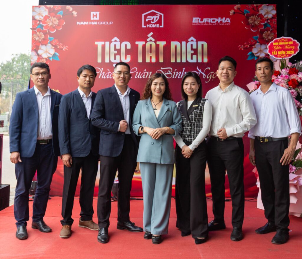 Đại diện Nam Hải Group tại bữa tiệc Đại l&yacute; Phong Thảo