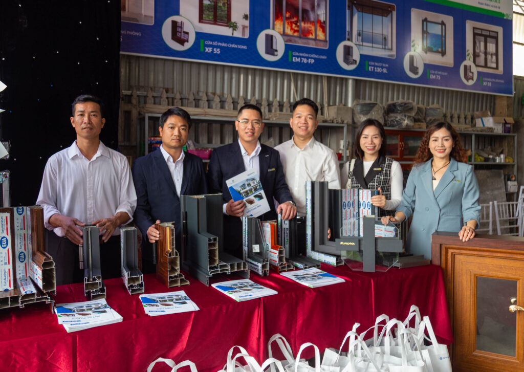 Nam Hải Group b&ecirc;n cạnh những sản phẩm nh&ocirc;m