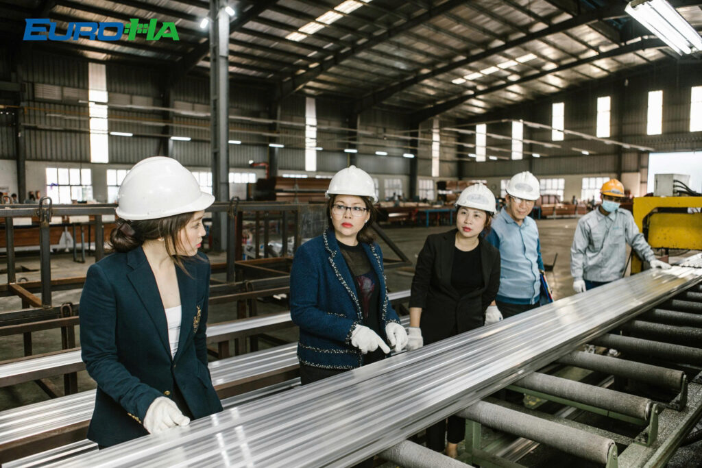 Hệ thống m&aacute;y m&oacute;c c&ocirc;ng nghệ hiện đại tại nh&agrave; m&aacute;y EuroHa